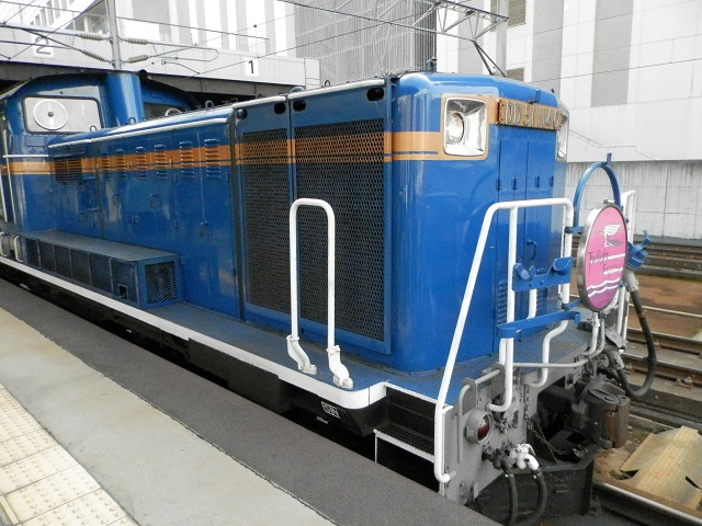 トワイライトエクスプレスの機関車【DD51型ディーゼル機関車 