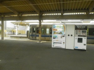 高岡駅で見た新鋭車両